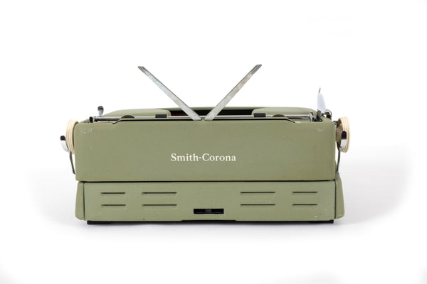 1950's Smith Corona Typewriter in Excellent Working Order