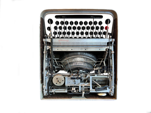 Refreshed Olivetti Lettera 22 Manual Typewriter - In Great Working Condition