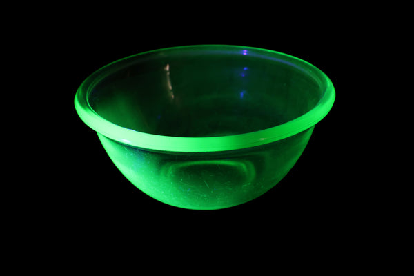 Vintage Uranium Glass Nesting Bowls by Hazel Atlas - Set of 5