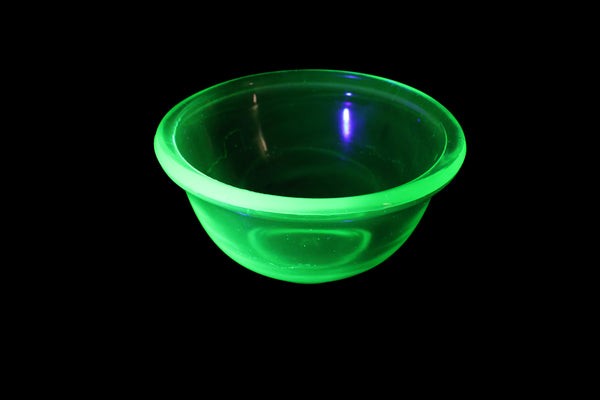 Vintage Uranium Glass Nesting Bowls by Hazel Atlas - Set of 5