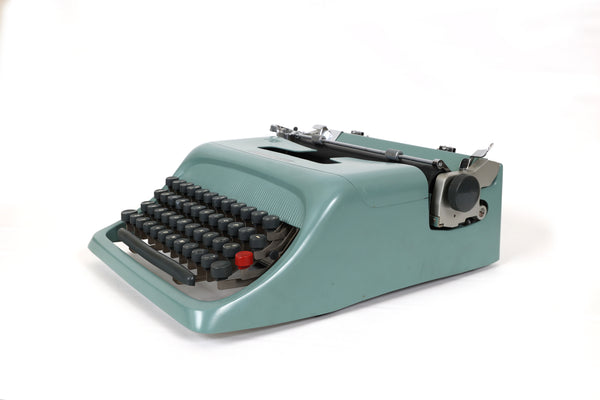 Refreshed Olivetti-Underwood Typewriter Studio 44