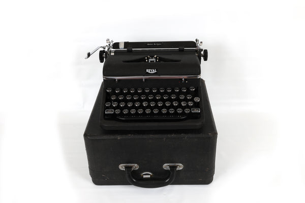 Refreshed Royal Quiet DeLuxe Typewriter in Excellent Working Order