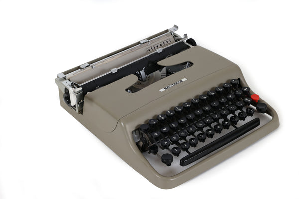 Refreshed Olivetti Lettera 22 Manual Typewriter - In Great Working Condition