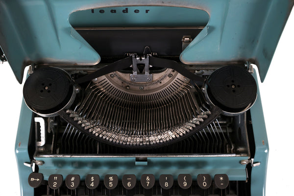 Refreshed Blue Underwood Leader Typewriter in Working Condition