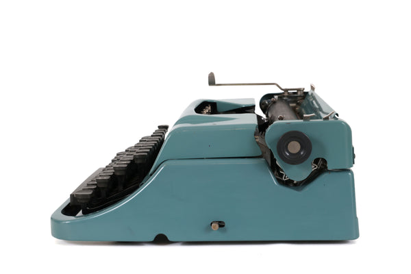 Refreshed Blue Underwood Leader Typewriter in Working Condition